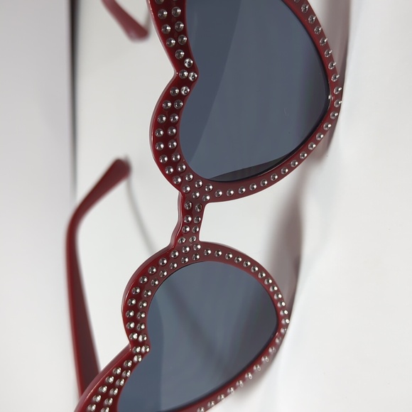 💗Heart Shape Sunglasses With Rhinestones Bling Bubbly Burgundy - Picture 9 of 15